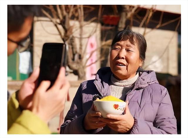 太原高姥姥荣登《中国网信》杂志