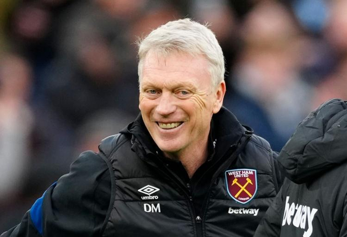 莫耶斯:我们对阵曼城不是为了让他们或枪手夺冠,要为自己而战