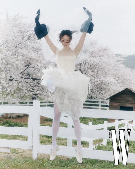 w korea may 2024 love & friends  婚纱礼服画报