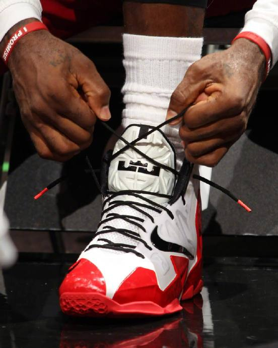 詹姆斯上脚过的nike lebron 11,你曾经有入手过么?