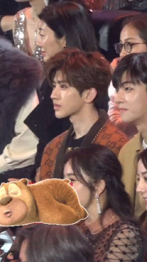 坤坤和杨幂 热巴同框,一眼就能看到坤坤帅的很突出!蔡徐坤小香风