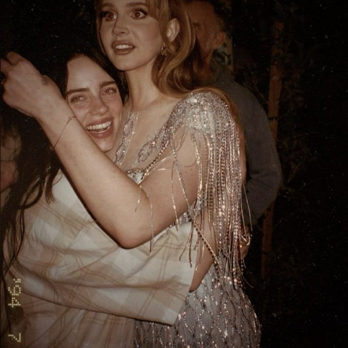 碧梨billie eilish 接受《滚石》杂志采访表示