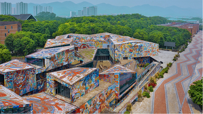 是重庆三大省级美术馆之一,也是面积最大的美术馆