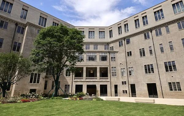 围合建筑。新民晚报记者 王凯 摄