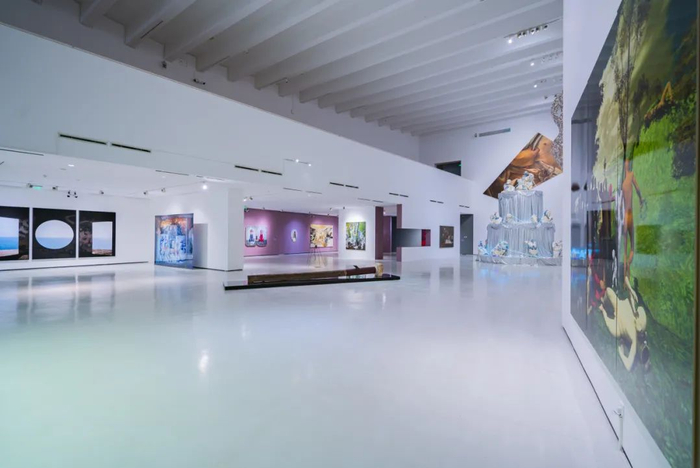 美术馆现有藏品1400余件,其中包括冯建吴,苏葆桢,晏济元,刘国枢