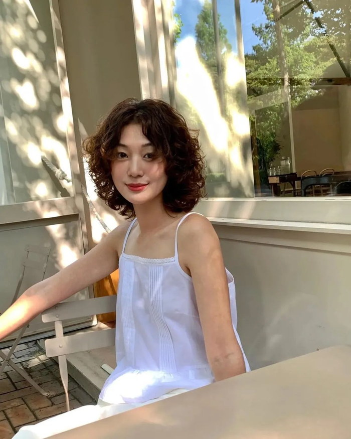"锁骨羊毛卷"