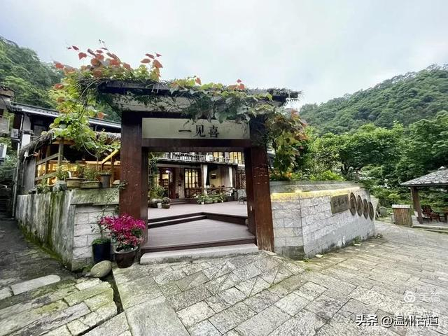 经过民宿群回到停车场,圆满结束了今天的行程,总共耗时8个小时.