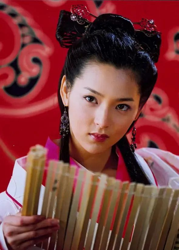 天生富家千金脸,可惜她疯了|朴诗妍|安娜|金世萱_新浪新闻