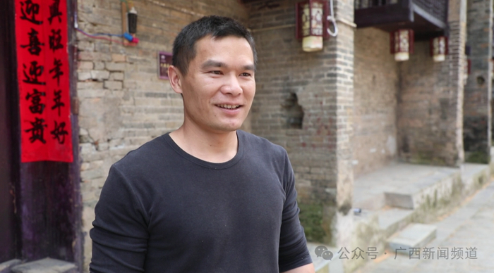 记者:帅哥你身手这么好,成家了吗?