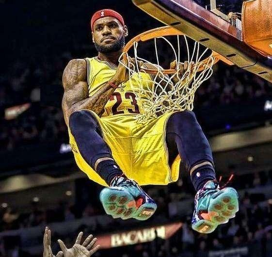 nba实战扣篮最强之人,乔丹能上榜吗?