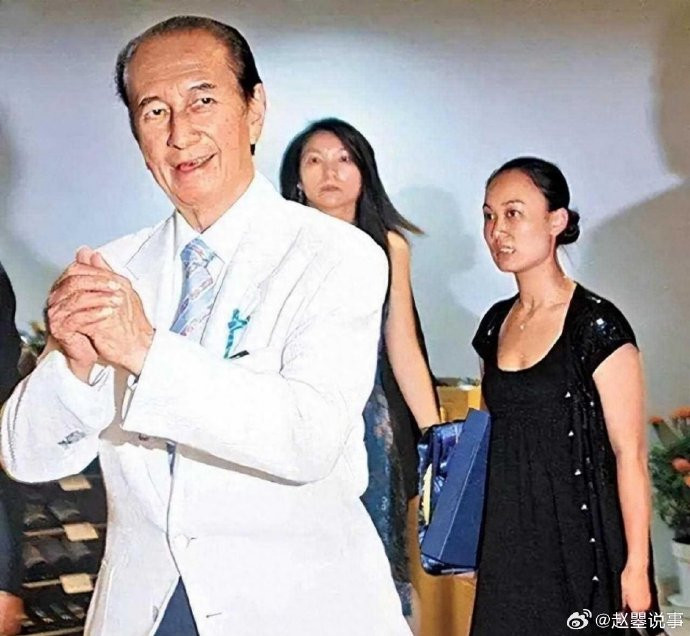 手握2亿分手费的邓咏诗嫁给自己的初恋男友苏炳龙.