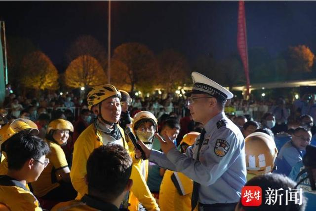 千人围观,这场"美丽乡村行"人声鼎沸!