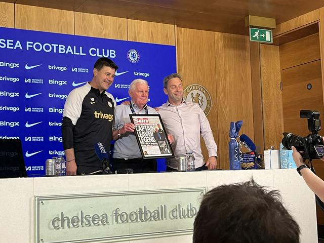 官方:切尔西86岁新闻官普尔曼将在本季后离职,已在球队任职56年