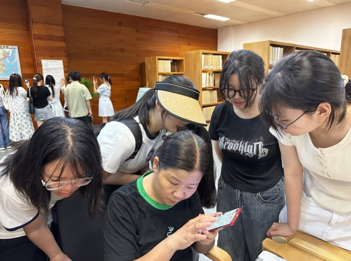 长沙图书馆让阅读有爱无"碍"|长沙市|读者_新浪新闻