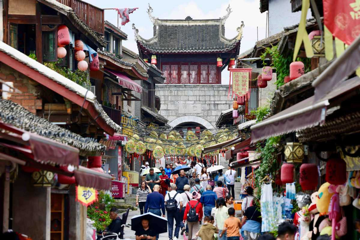 中国旅游日|贵州贵阳青岩古镇迎参观热潮