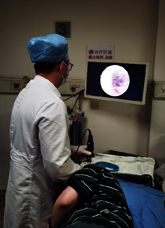 吴旋解释,鼓膜外伤破裂穿孔后,鼓膜具有丰富血管,自身修复能力强,建议