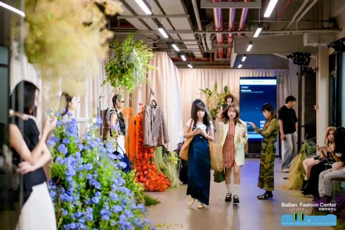 摩登风潮邂逅百年衍庆里,联动苏河两岸,孵化原创时尚首发力