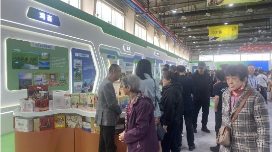 哈洽会上 鸡东县20余种优质产品倍受商客青睐