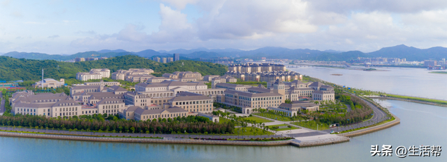 学校创建于1958年,始名舟山水产学院,1975年更名为浙江水产学院,1998