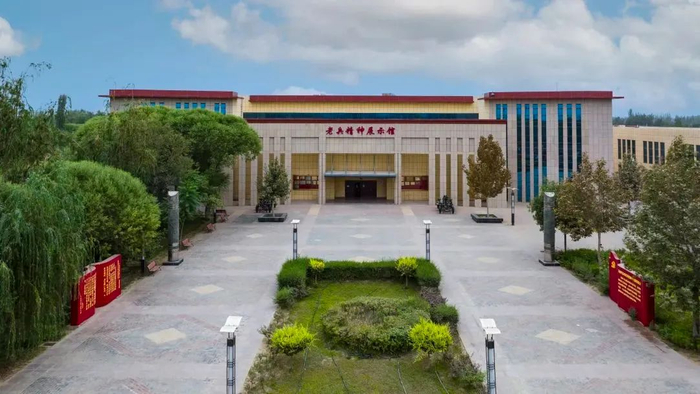 老兵精神展示馆(原中国人民解放军进军和田纪念馆)始建于1999年,2013