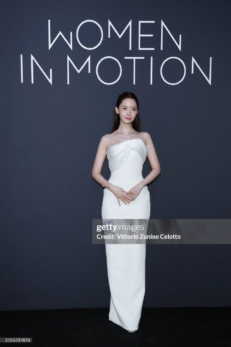 林允儿戛纳红毯现场图