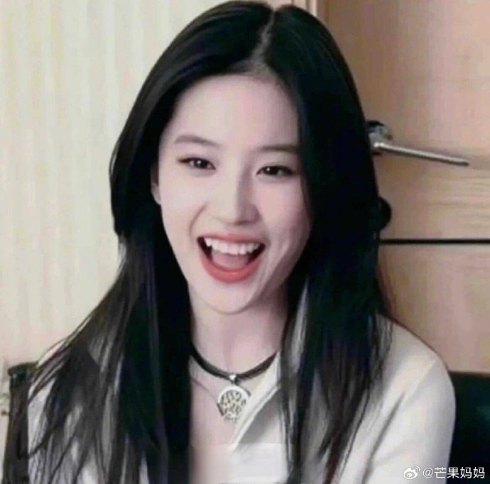 怪不得那么多女孩子用她做头像,每一张都好好看