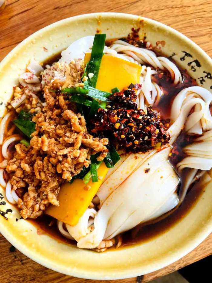 凉米线和凉卷粉 曹璐 摄