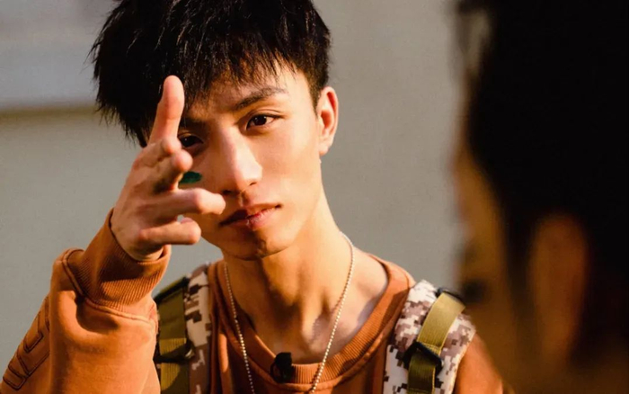 众所周知,这12位rapper也是国内知名度非常高的rapper.他们是:福克斯
