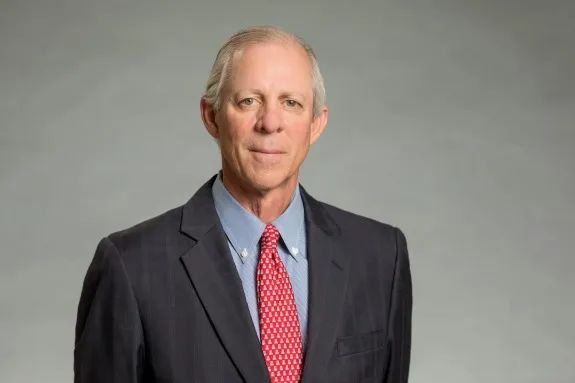 （图源：UA官网，现任校长罗伯特·罗宾斯）