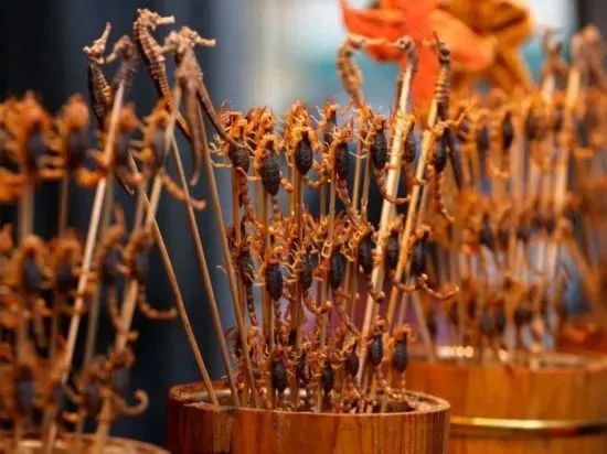 油炸昆虫 图源：“云南共青团”微信公众号