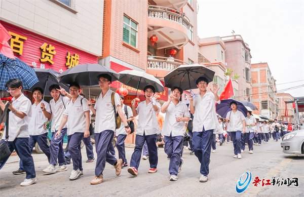 季延中学高三学子励志远足 赋能解压