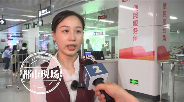 持二维码正常扫码进出站,后台计费为0元,持实体卡例如说单程票,洪城