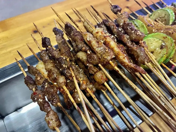 昭通小肉串 普娅鑫 摄