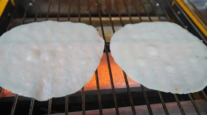 烧饵块 昭通市委宣传部 供图