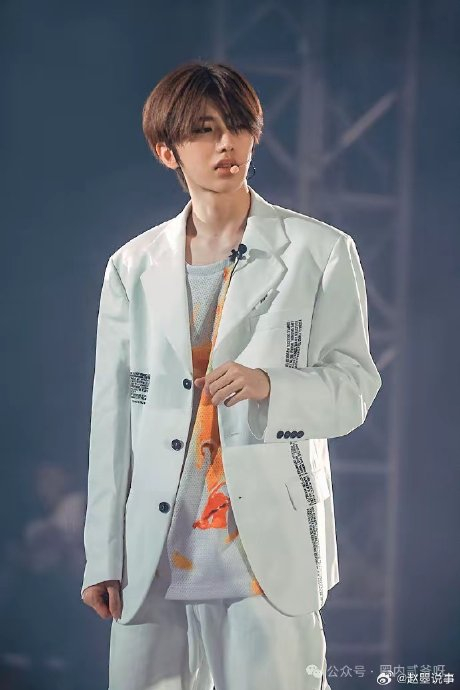 蔡徐坤给我们带来了很足的面子,因为喜欢他是一件很棒的事情