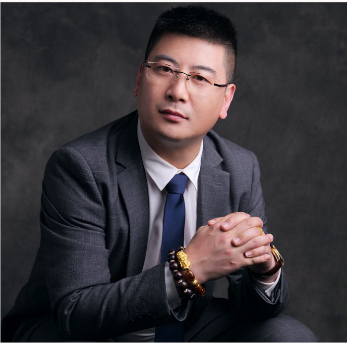 港梓影视文化创始人,港梓微短剧软件公司创始人袁嘉薏先生