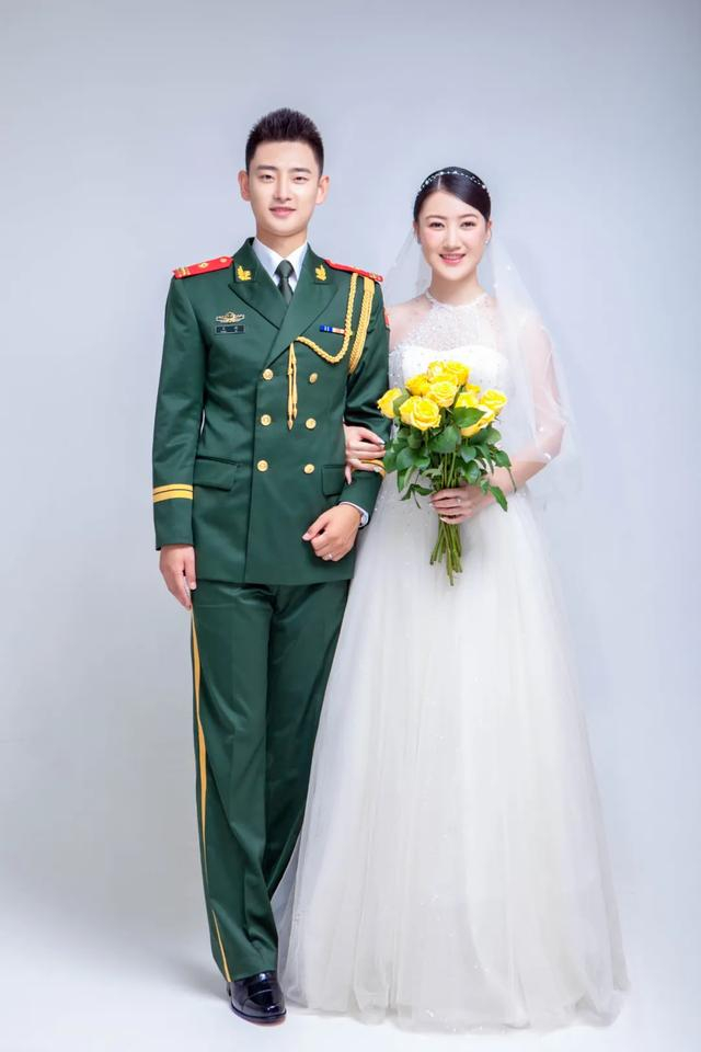 12对军人恋情公开,总有一款甜度适合你!|恋情|爱情宣言_新浪新闻