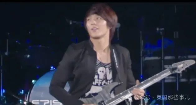 （FTIsland成员崔钟训）