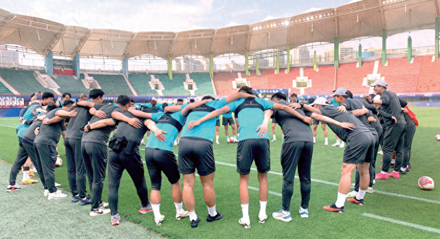 糟糕的成绩让航海体育场内再次响起"下课"声,由此了引发了河南足球