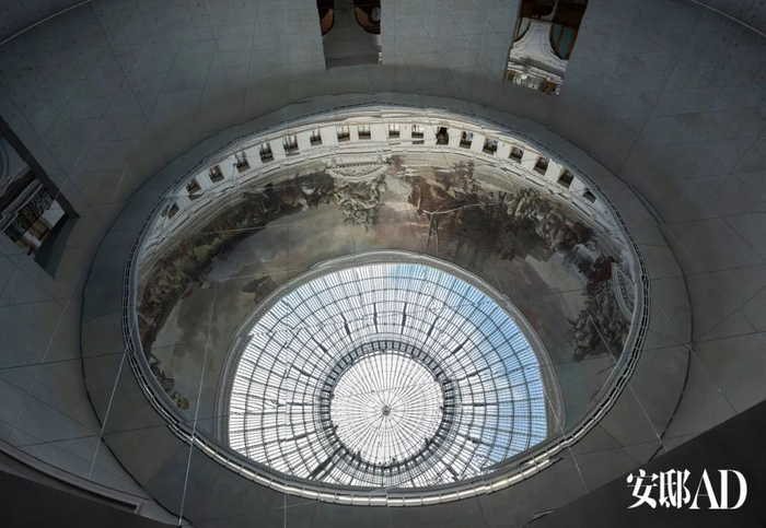 她在安藤忠雄的建筑里,让观众在脚下踩着世事无常|巴黎|艺术家|壁画