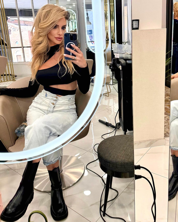 劳塔罗一家瓜迪奥拉一家德布劳内一家阿克妻子阿尔瓦雷斯一家b席一家