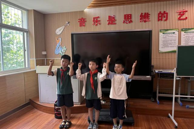 "音"为有你 "乐"动精彩  ——浐灞十九小举行"我是小歌星"歌唱比赛