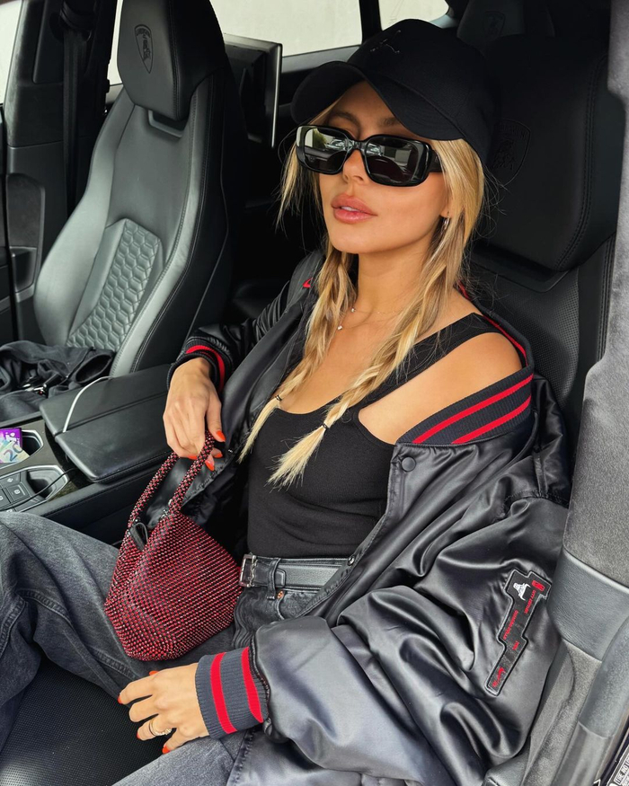 劳塔罗一家瓜迪奥拉一家德布劳内一家阿克妻子阿尔瓦雷斯一家b席一家