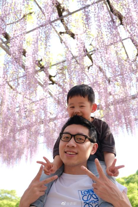 离开赛场,许昕依旧"很全面"