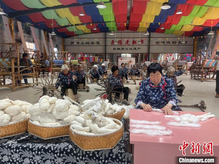 乡村"织娘"筑梦沃野 晋南土布走出国门|运城市|山西省_新浪新闻