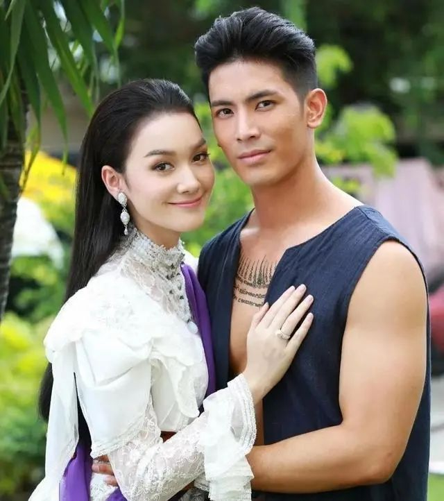 英年早婚的"亚洲最帅男星",居然割过双眼皮?