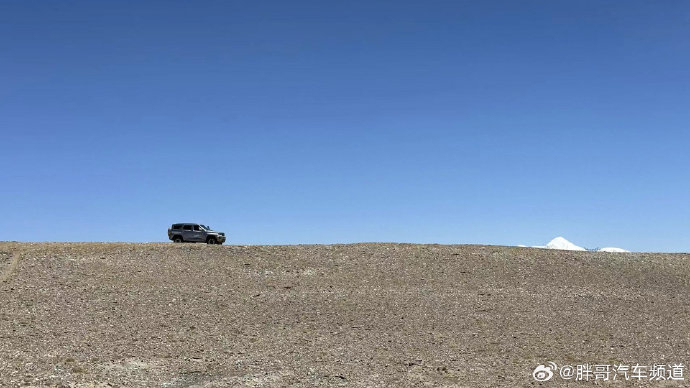 想必很多朋友已经发现@胖哥杨力 正驾驶着坦克700