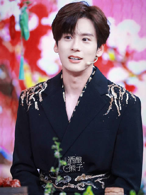 魏哲鸣真的好帅啊老天爷啊