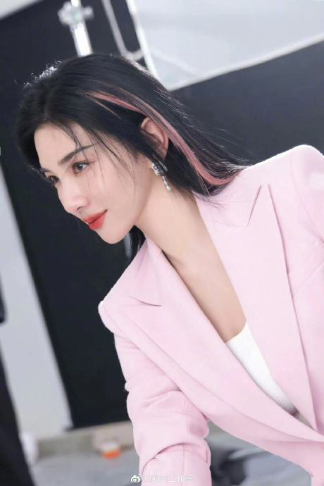 黄奕新恋综今日开播 网友热议回归恋综情感不谈恋爱