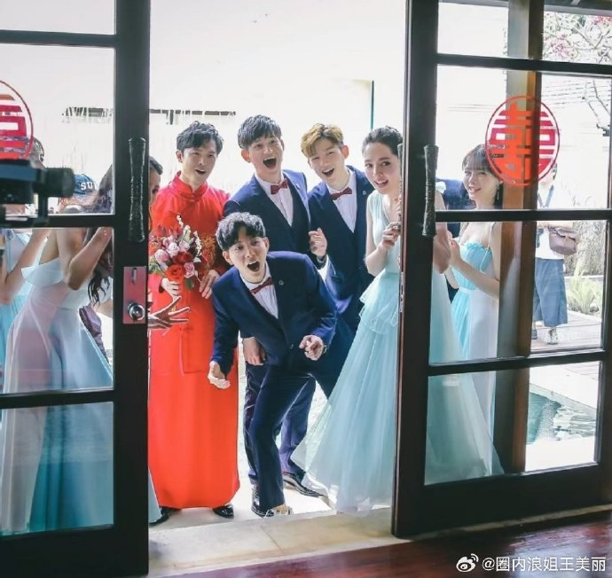 付辛博颖儿的伴郎伴娘团也这么90的嘛